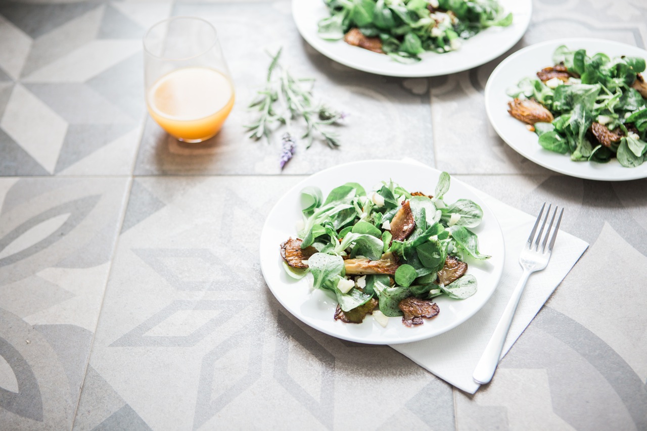 A 'clean' salad and orange juice